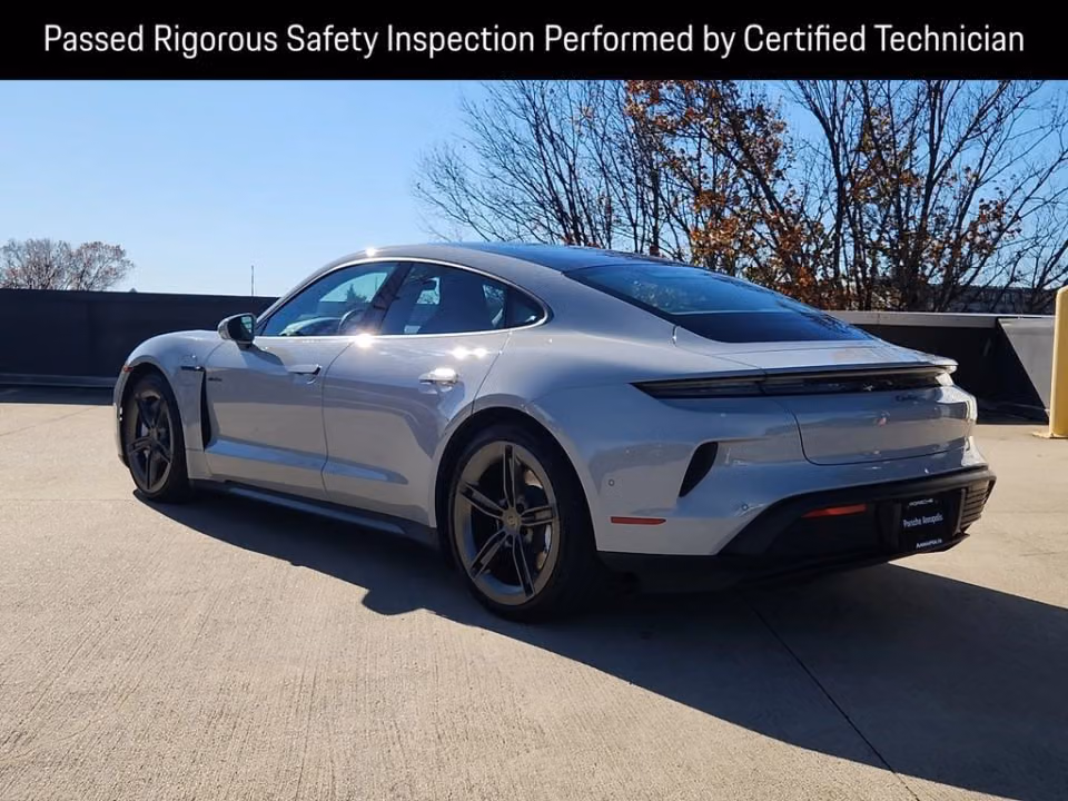 2025 Porsche Taycan Turbo - Photo 19