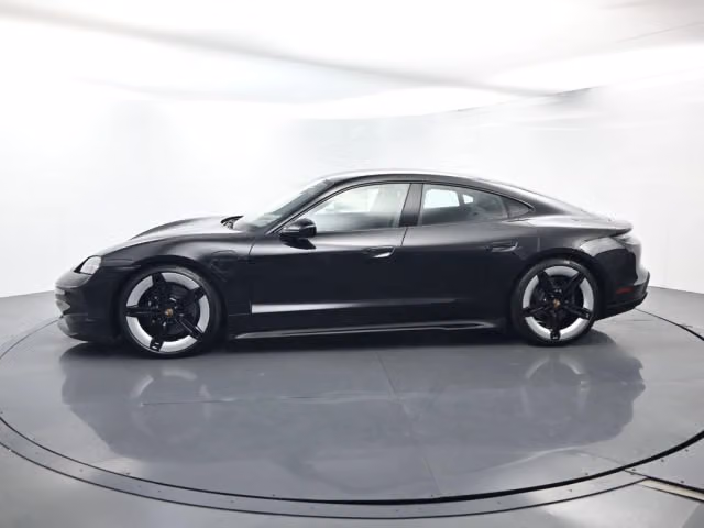 2026 Porsche Taycan Base - Photo 10