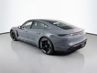 2026 Porsche Taycan GTS - Photo 21
