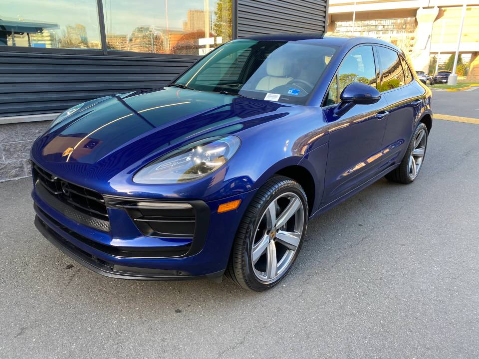 2023 Porsche Macan Base