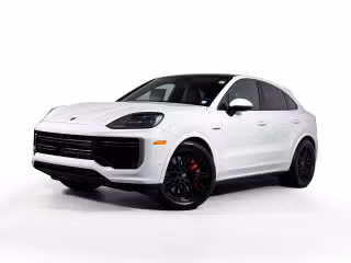 2025 Porsche Cayenne Turbo E-Hybrid's photo