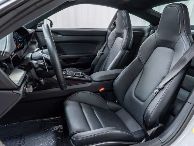 2024 Porsche 911 GTS - Photo 34