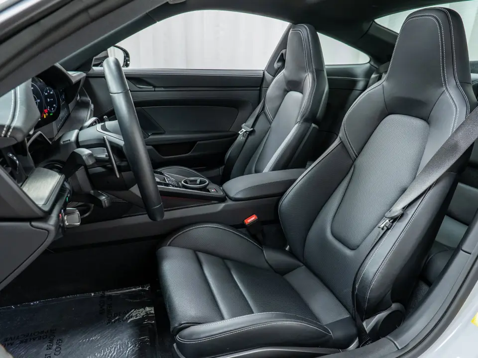 2024 Porsche 911 GTS - Photo 39