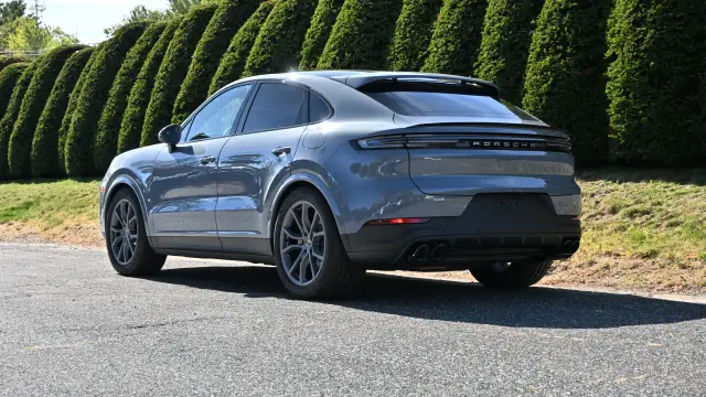 2026 Porsche Cayenne Coup E-Hybrid - Photo 22