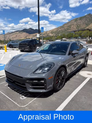2026 Porsche Panamera GTS's photo