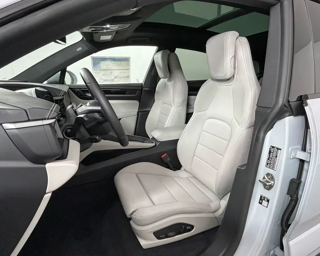 2026 Porsche Macan Base - Photo 40