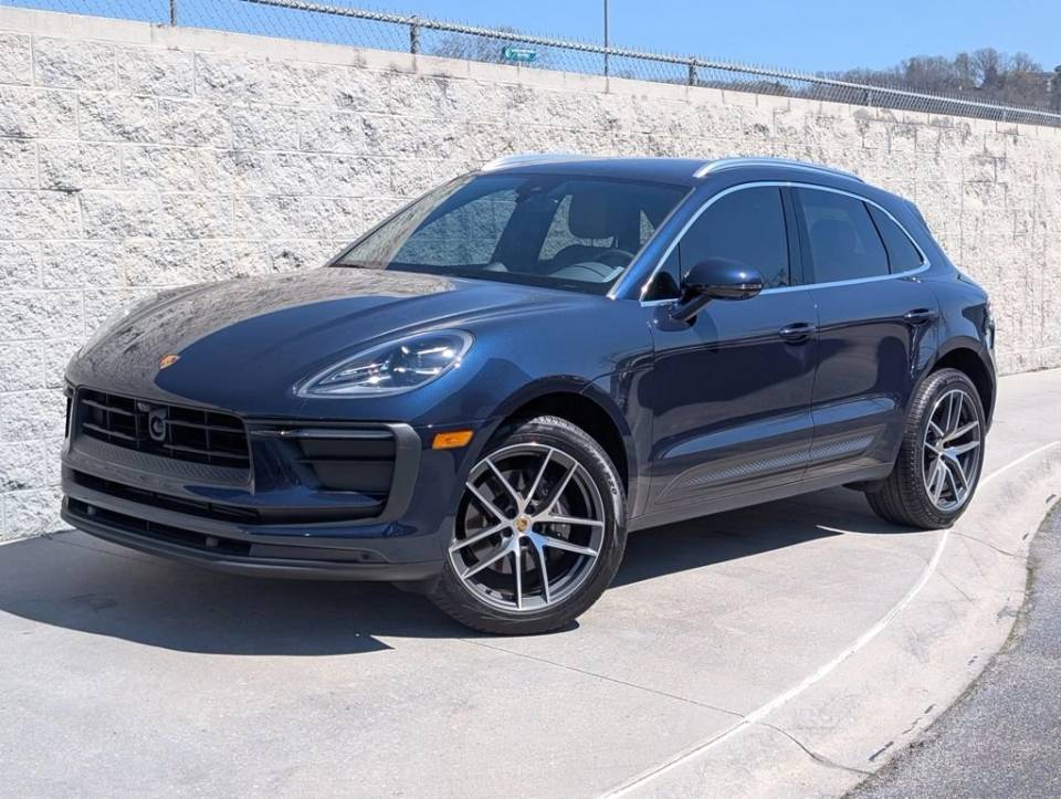 2023 Porsche Macan Base