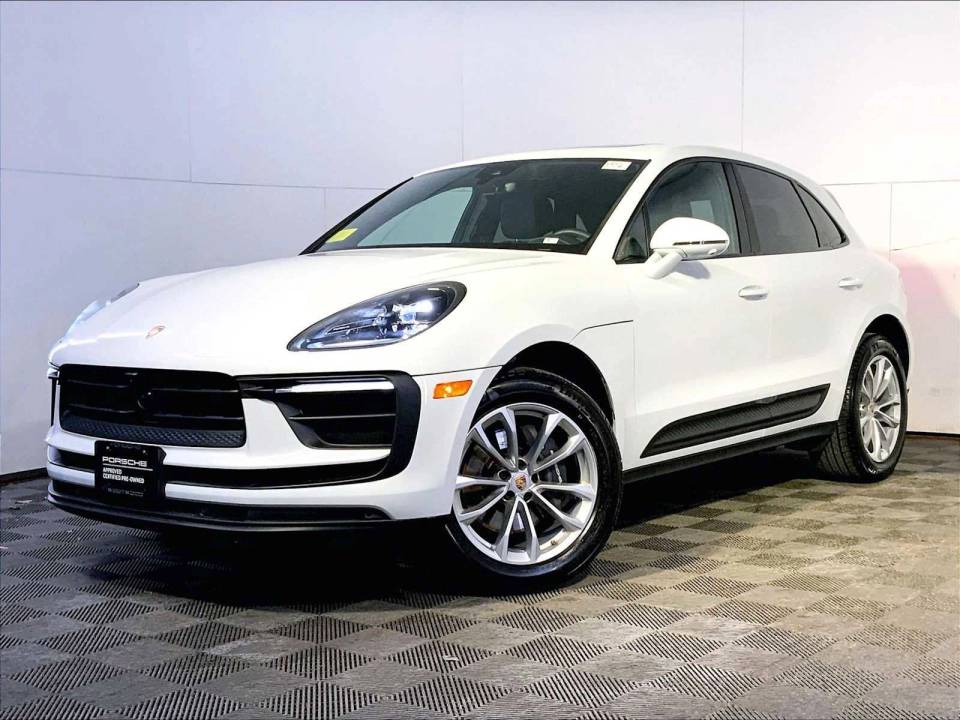 2025 Porsche Macan Base