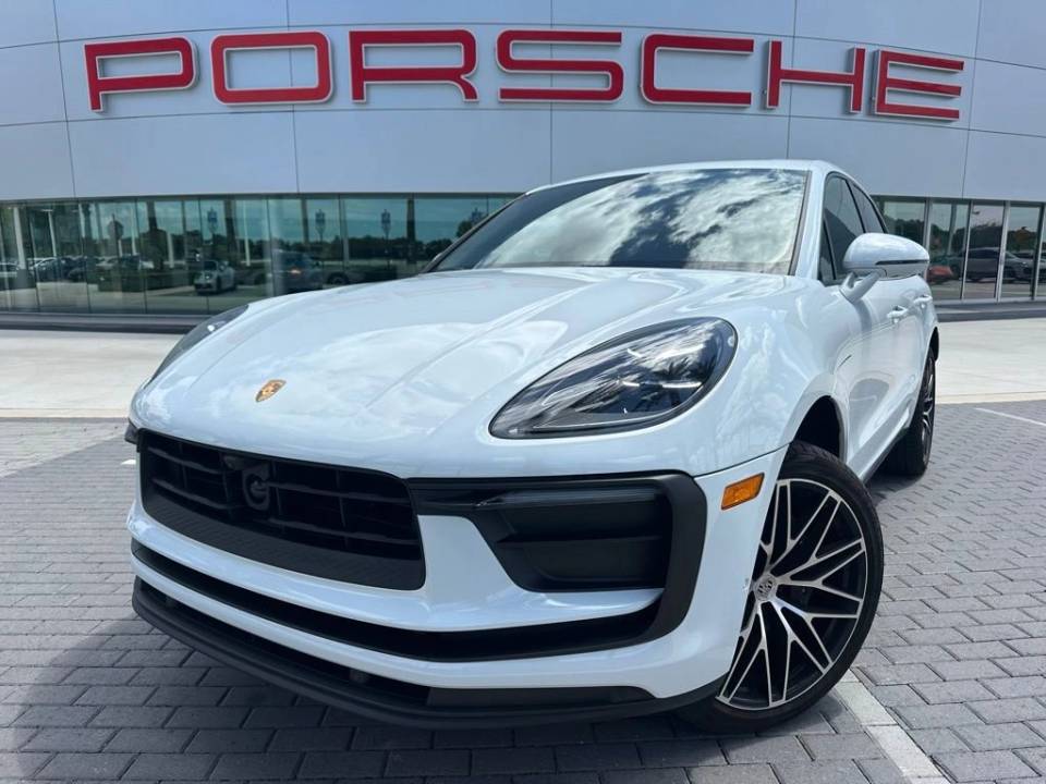2025 Porsche Macan T