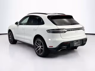 2025 Porsche Macan Base - Photo 17