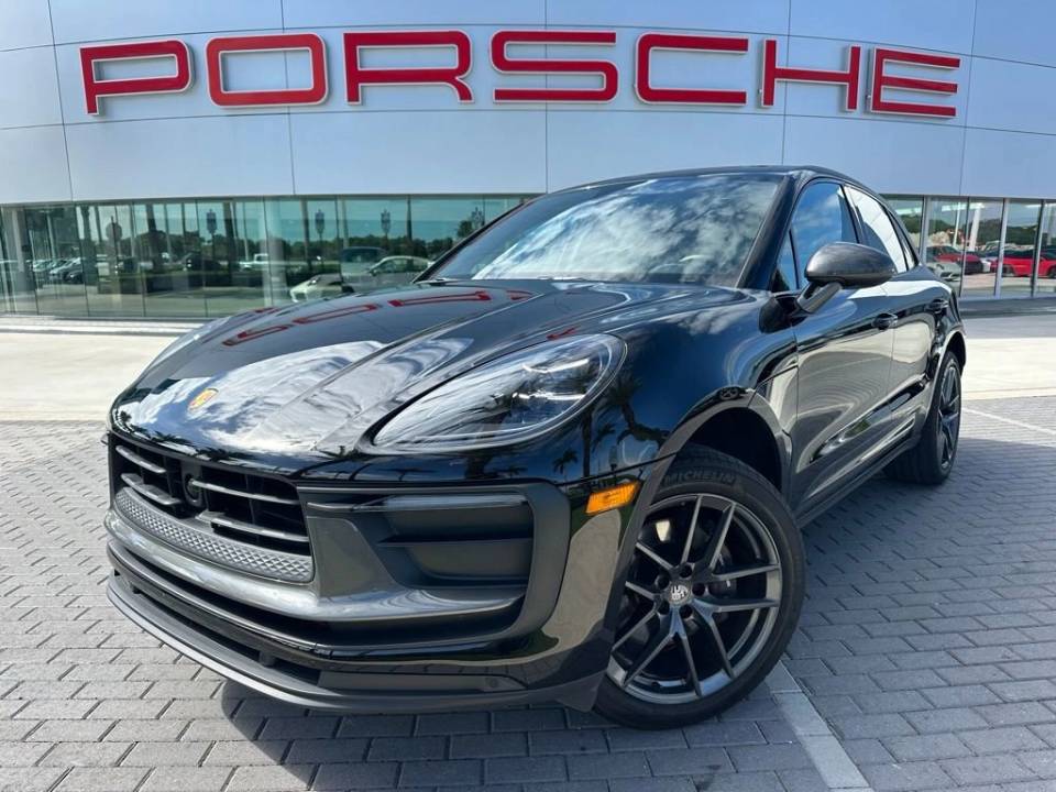 2023 Porsche Macan T