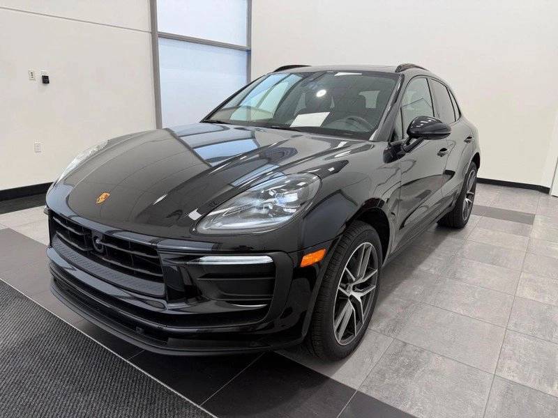2025 Porsche Macan Base
