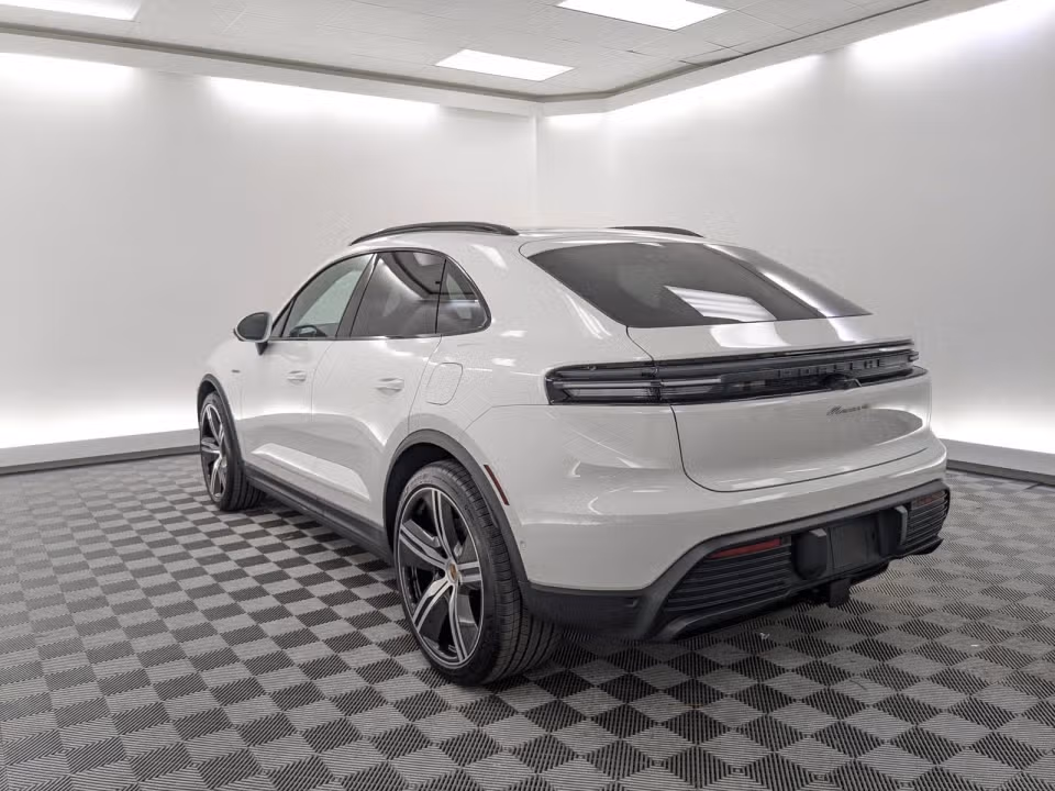 2025 Porsche Macan Base - Photo 19