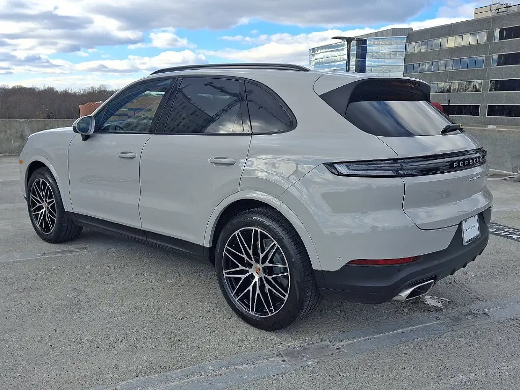 2026 Porsche Cayenne Base - Photo 24