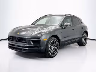 2026 Porsche Macan -'s photo