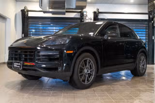 2025 Porsche Cayenne -'s photo