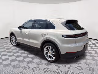 2024 Porsche Cayenne 17