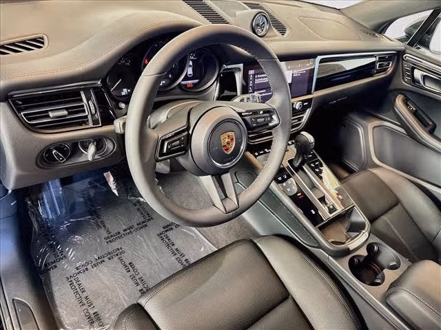 2025 Porsche Macan Base - Photo 27