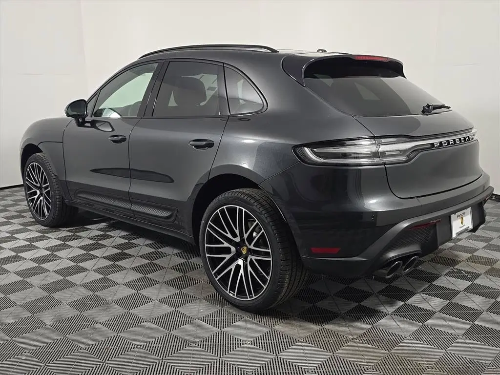 2026 Porsche Macan Base - Photo 24