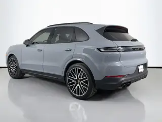 2025 Porsche Cayenne Base - Photo 21