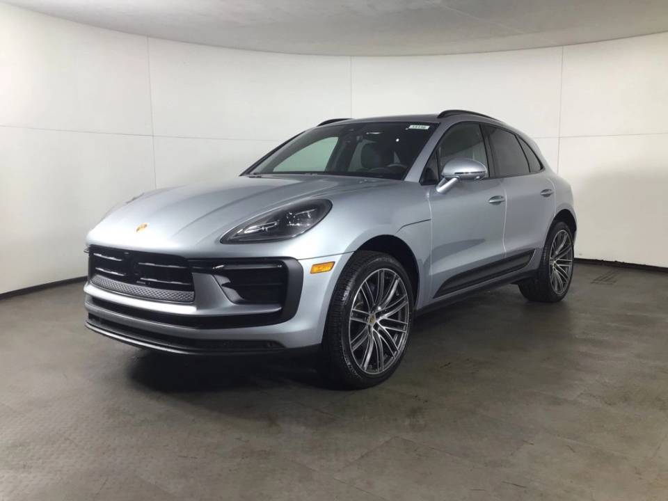2026 Porsche Macan Base