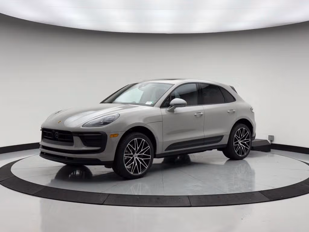 2026 Porsche Macan Base - Photo 4