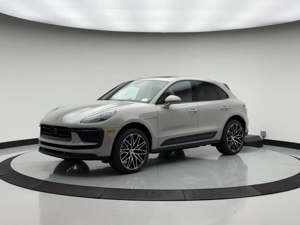 2026 Porsche Macan Base - Photo 8