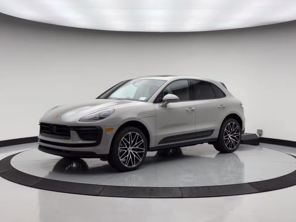 2026 Porsche Macan Base - Photo 3