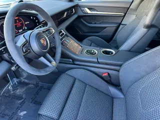 2026 Porsche Taycan S - Photo 29