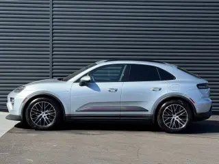 2025 Porsche Macan Base - Photo 13