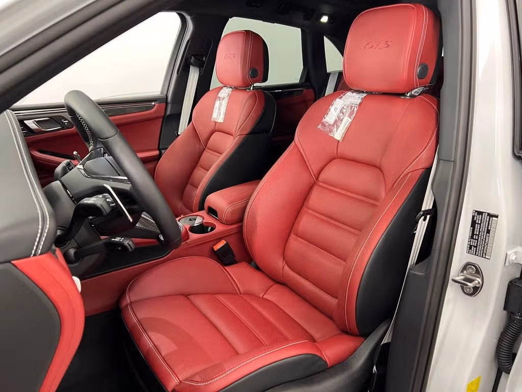 2026 Porsche Macan GTS - Photo 36