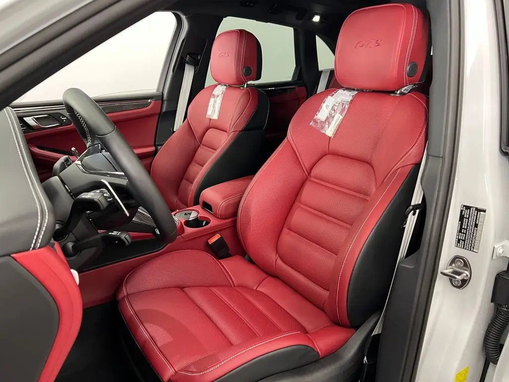2026 Porsche Macan GTS - Photo 40