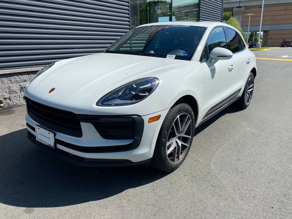 2022 Porsche Macan Base