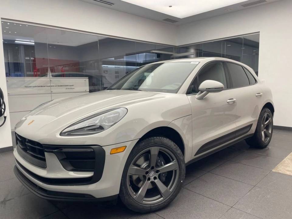 2026 Porsche Macan Base