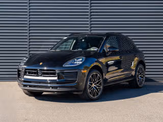 2026 Porsche Macan -'s photo