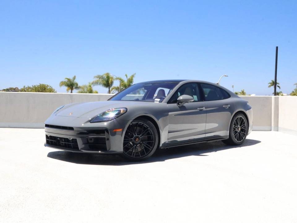 2026 Porsche Panamera