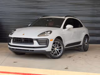 2023 Porsche Macan -'s photo