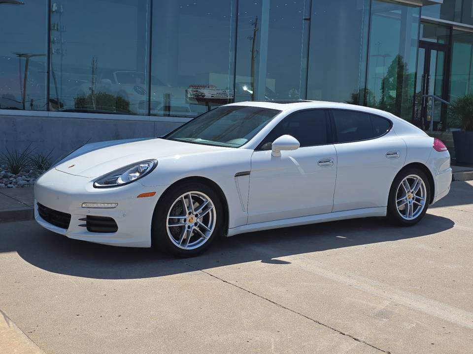 2016 Porsche Panamera