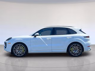 2025 Porsche Cayenne S E-Hybrid - Photo 9