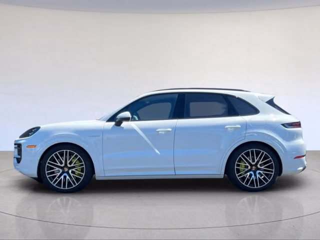 2025 Porsche Cayenne S E-Hybrid - Photo 10