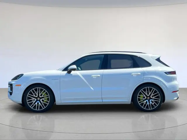 2025 Porsche Cayenne S E-Hybrid - Photo 14