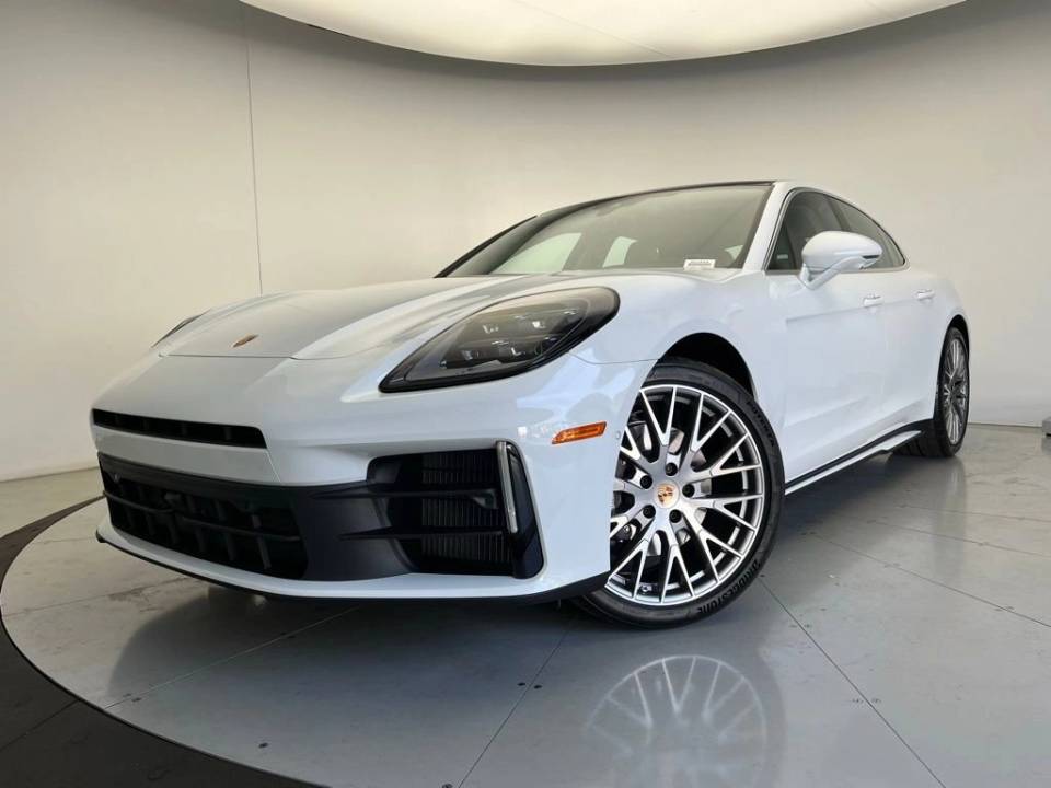 2026 Porsche Panamera Base