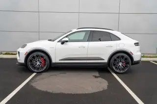 2026 Porsche Macan S - Photo 13