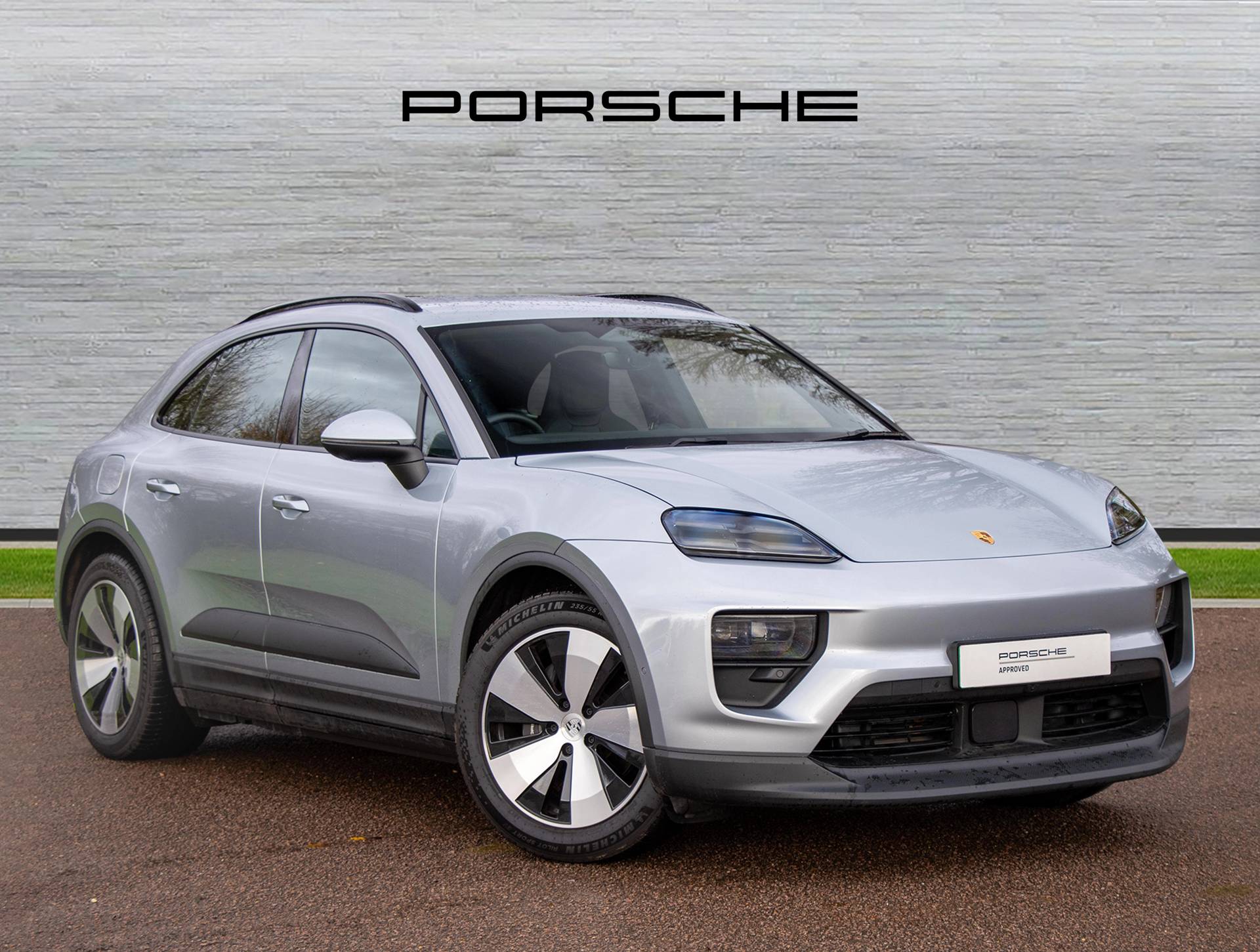 Macan, photo 1 of 32
