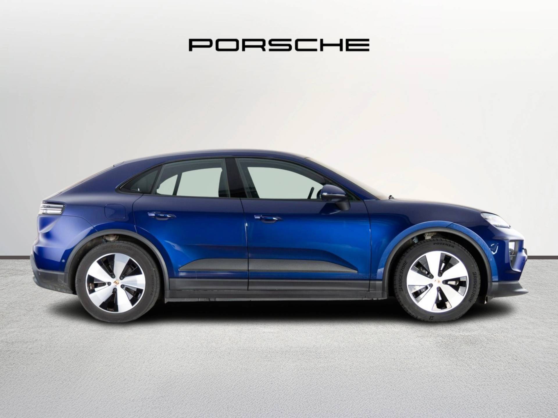 Macan 4, photo 2 of 43