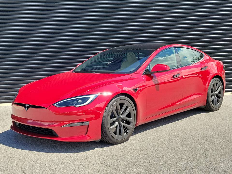 2022 Tesla Model S Plaid