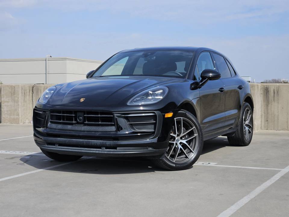 2025 Porsche Macan Base