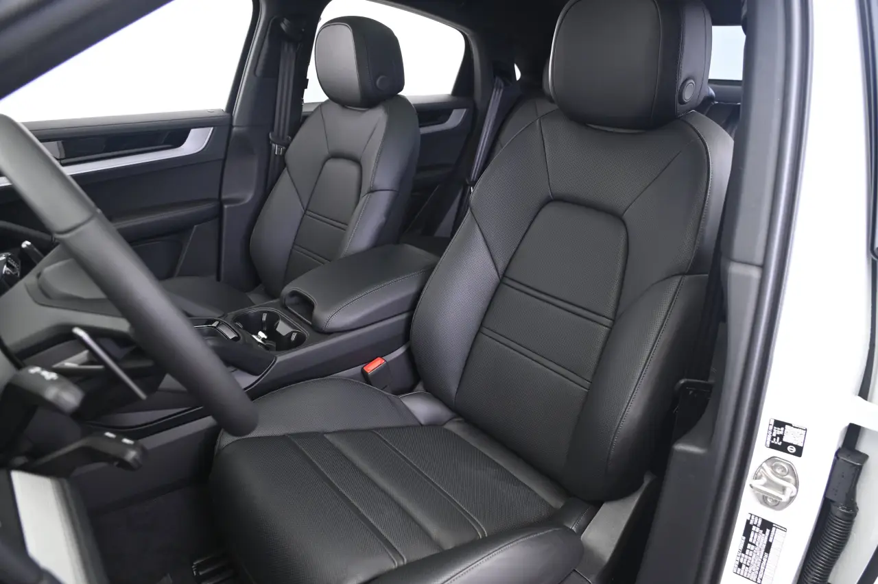 2026 Porsche Cayenne Coup E-Hybrid - Photo 40