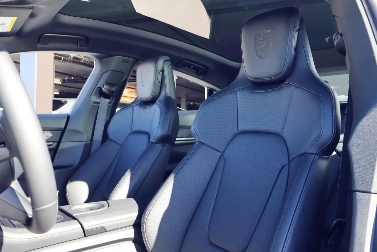 2026 Porsche Taycan Base - Photo 40