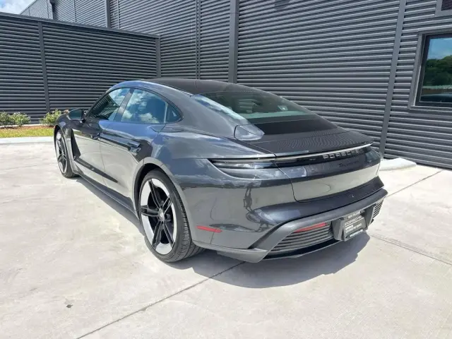 2025 Porsche Taycan S - Photo 22